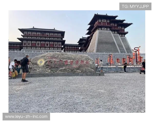 洛阳为王一博庆生放大招！应天门灯光秀 + 300 架无人机燃爆夜空